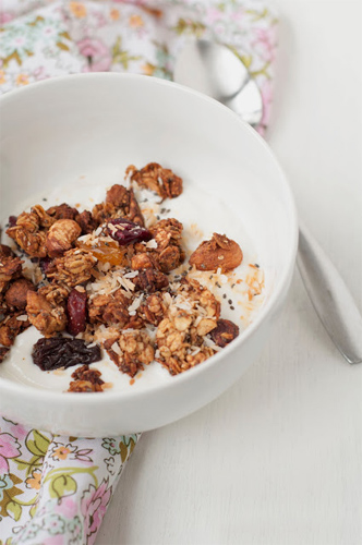 Date_Sweetened_Granola_with_Peanut_Butter_Coconut_and_Dried_Fruit