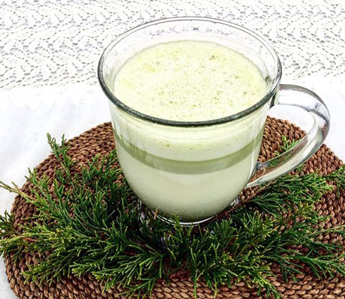 Coconut Amaretto Matcha Tea Latte